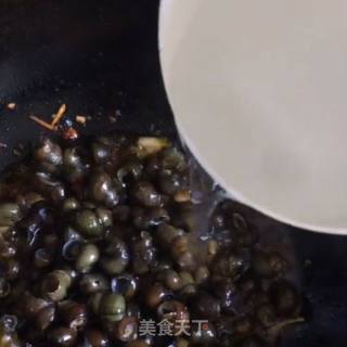 薄荷炒田螺的做法步骤：11