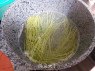 【宝宝辅食】10M+，鳕鱼蛋黄补铁面的做法步骤：8