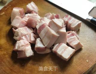 南乳红烧肉的做法步骤：1