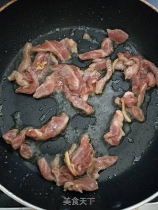 青椒肉丝的做法步骤：4