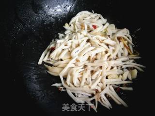椒炒杏鲍菇丝的做法步骤：6