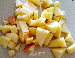 夏日清凉必备饮品—百香果蜂蜜柠檬水的做法步骤：2
