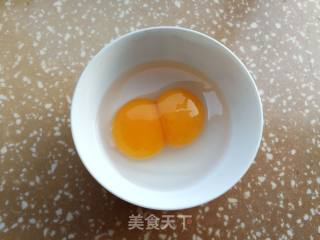 韭菜虾皮蛋饼的做法步骤：1