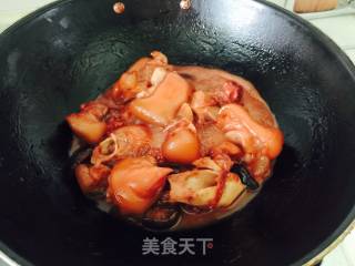 红糟焖猪蹄的做法步骤：7