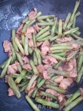 甜豆角炒肉的做法步骤：8