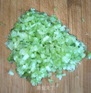 芹菜胡萝卜丸子的做法步骤：2