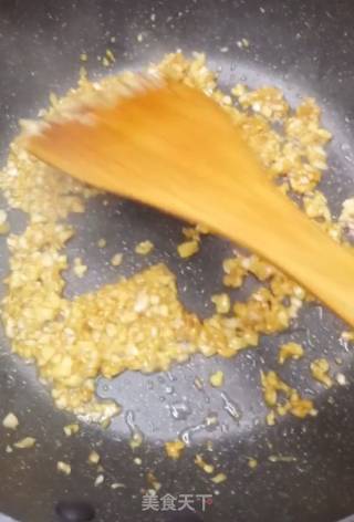 蒜蓉粉丝蒸大虾的做法步骤：9