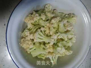 清炒菜花的做法步骤：1