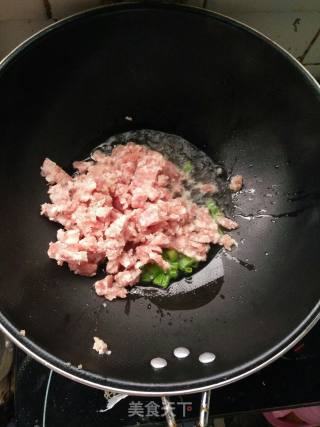 肉末盖饭的做法步骤：3