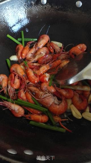 芹菜炒河虾的做法步骤：4