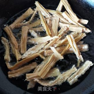 香煎鱼块腐竹煲的做法步骤：6