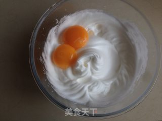 奥利奥小米海绵蛋糕杯的做法步骤：4