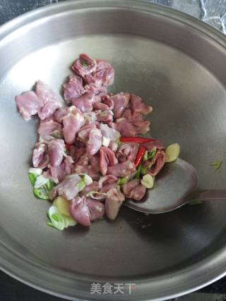 鸡心炖土豆的做法步骤：4
