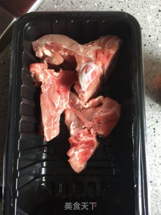 苦瓜排骨海带汤的做法步骤：2