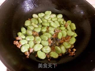 肉末炒蚕豆的做法步骤：4