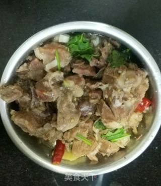 陕北铁锅炖羊肉的做法步骤：8