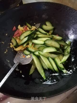 黄瓜炒鸡蛋的做法步骤：7