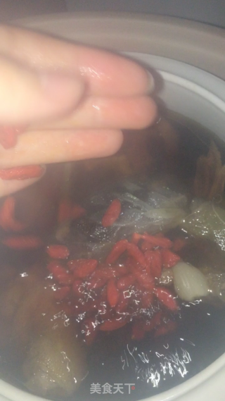 四物老鸭汤的做法步骤：8