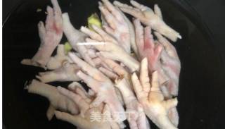 网红酸辣凤爪的做法步骤：1