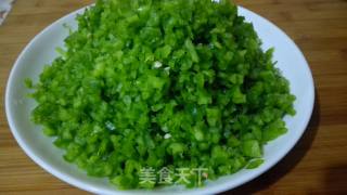 青椒馅水饺的做法步骤：1