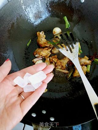 “夏日懒人餐”胡萝卜烧鸡翅的做法步骤：11
