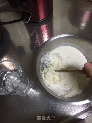 葱油饼的做法步骤：1