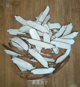 香干小炒肉的做法步骤：2