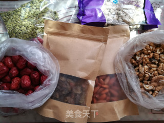 自制每日坚果的做法步骤：1