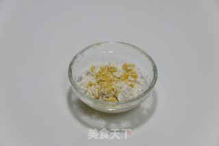 咸蛋炒双丝的做法步骤：3