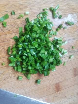 韭菜鸡蛋饼的做法步骤：2