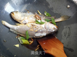 红烧鱼的做法步骤：7