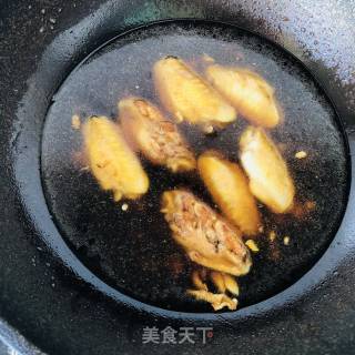 红烧鸡翅的做法步骤：8