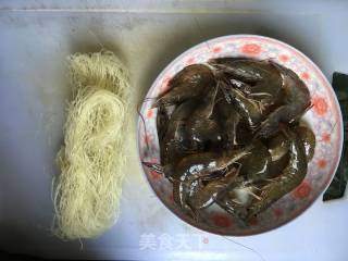 清蒸蒜蓉凤尾虾的做法步骤：1