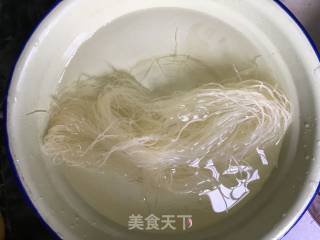 清蒸蒜蓉凤尾虾的做法步骤：2