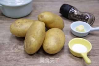 土豆玫瑰花的做法步骤：1