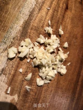 醋溜土豆丝的做法步骤：1