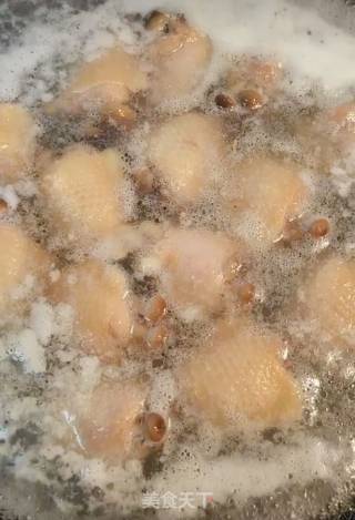 菌菇鸡翅的做法步骤：3