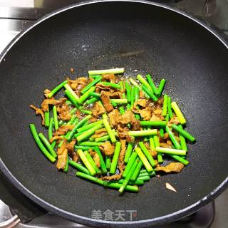 蒜苗洋葱炒肉丝的做法步骤：4