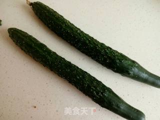 黄瓜拌麻酱的做法步骤：1