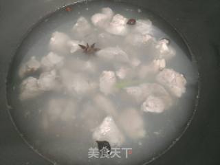 可乐焖排骨的做法步骤：4