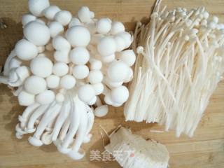 海鲜什菇汤的做法步骤：2