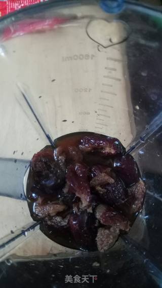 “夏日饮品”大红枣奶糊的做法步骤：3