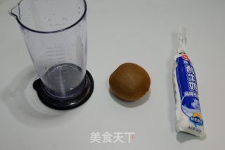 猕猴桃杯壁思慕雪的做法步骤：1
