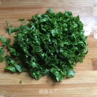 芹菜叶鸡蛋饼的做法步骤：2