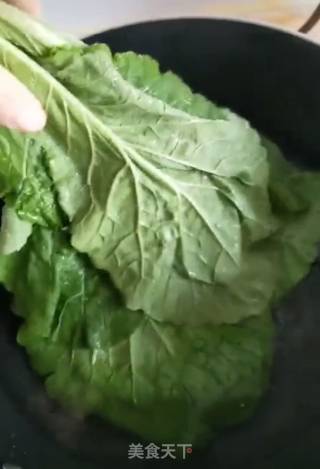 白菜肉包的做法步骤：1