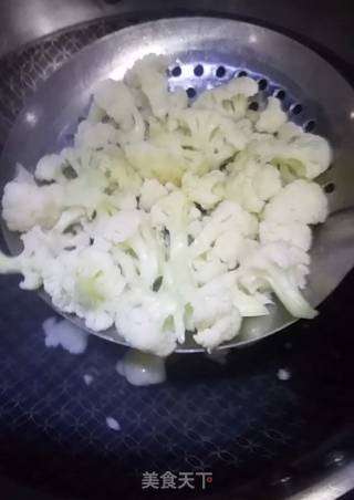 番茄炒有机菜花的做法步骤：2