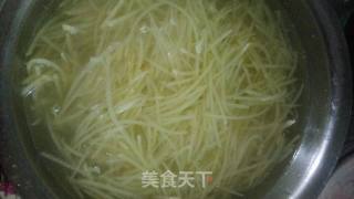 “夏日懒人餐”凉拌土豆丝的做法步骤：4
