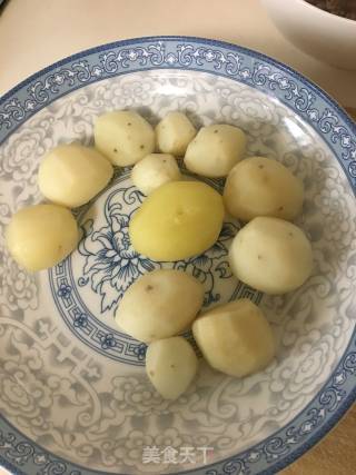 懒人快手菜香煎小土豆的做法步骤：1