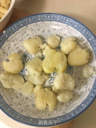 懒人快手菜香煎小土豆的做法步骤：2