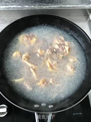 大盘鸡的做法步骤：2